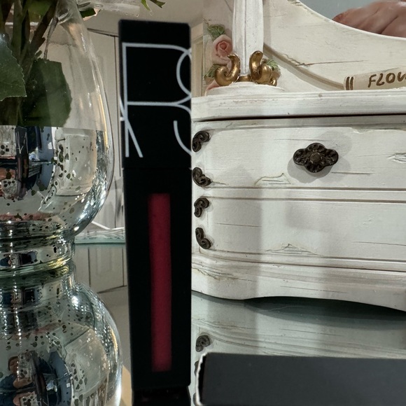 NARS 💄
Powermatte Lip Pigment - Picture 5 of 13